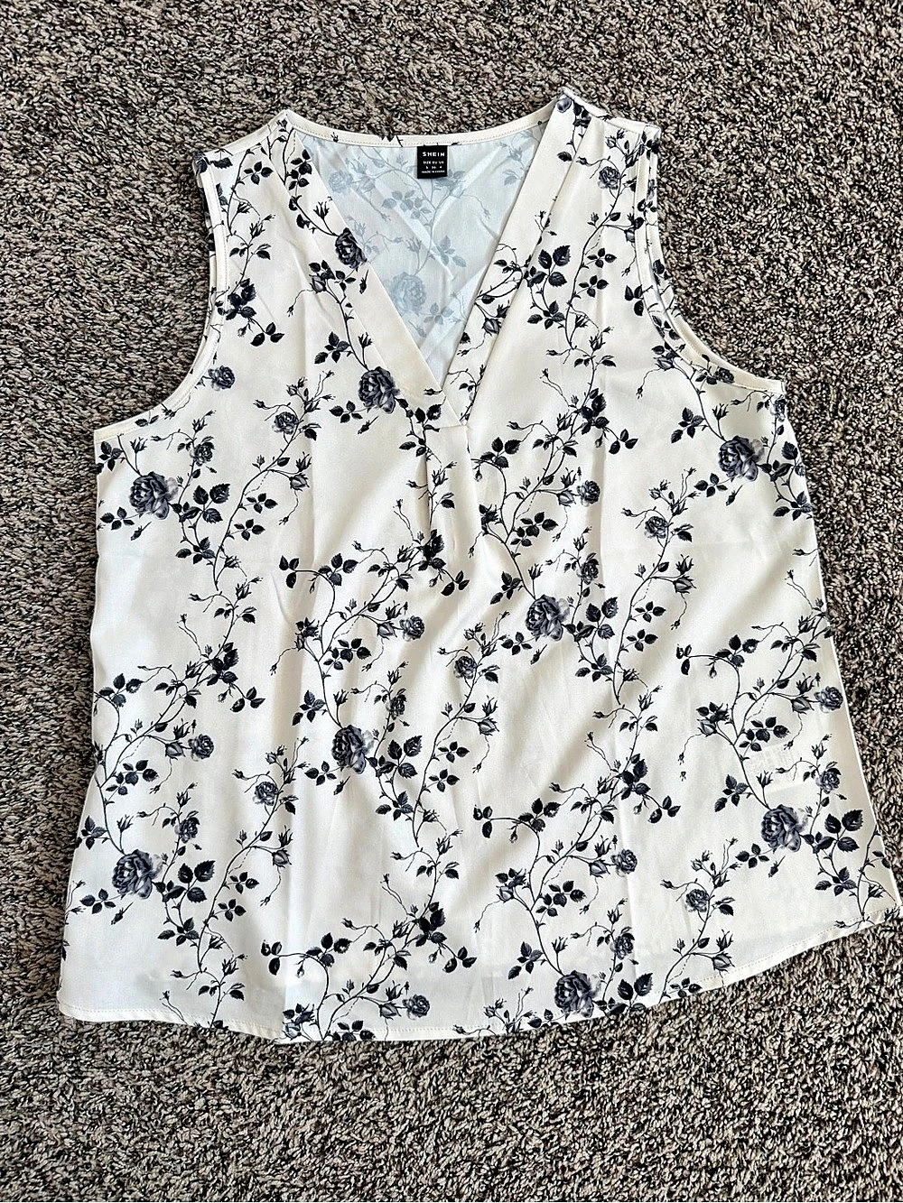 Floral Sleeveless Blouse in White & Grey/Black - Size Small